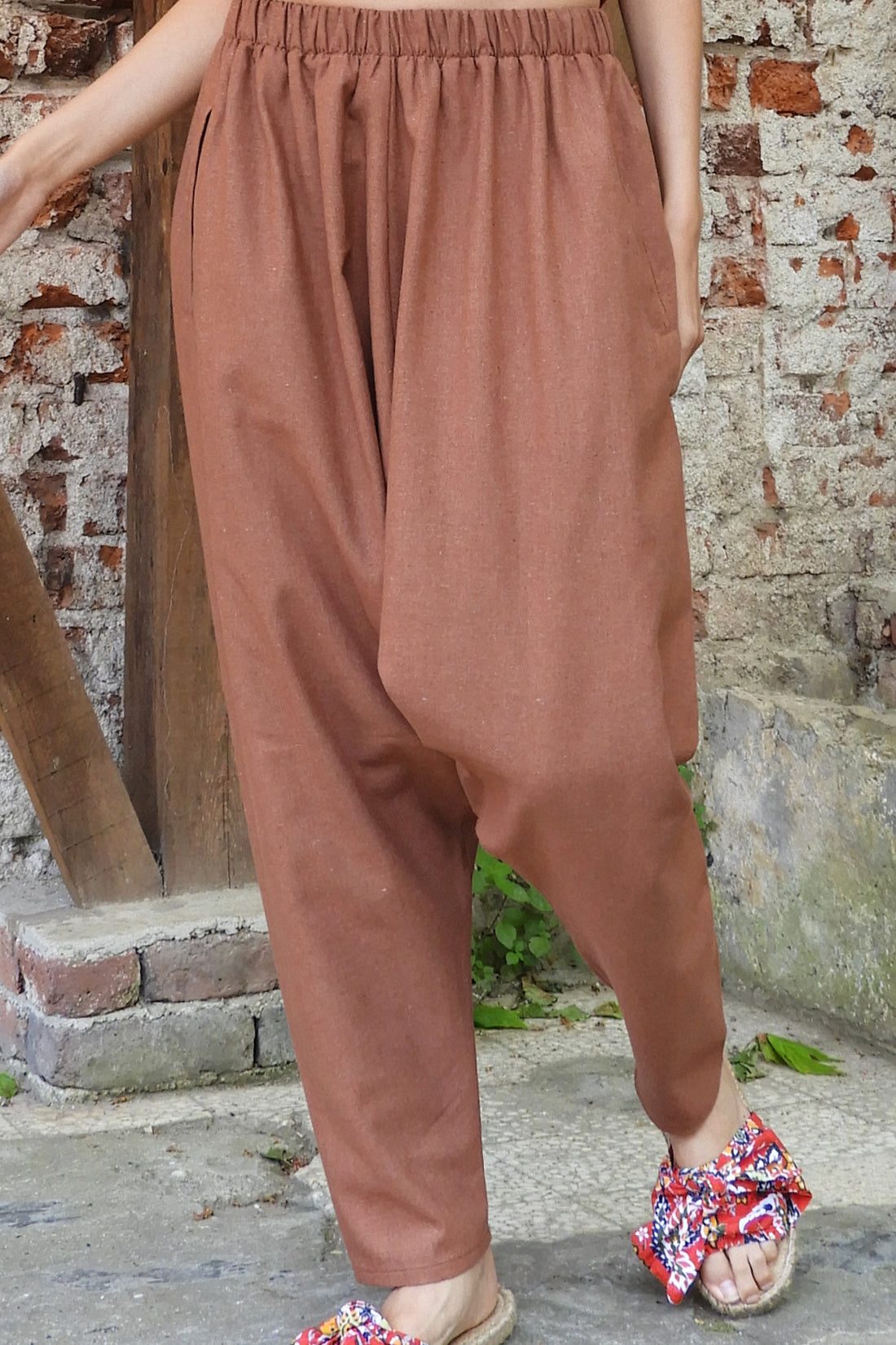Sustainable  | MOON Women's Linen Blend Harem Pants (Brown) by Odana's