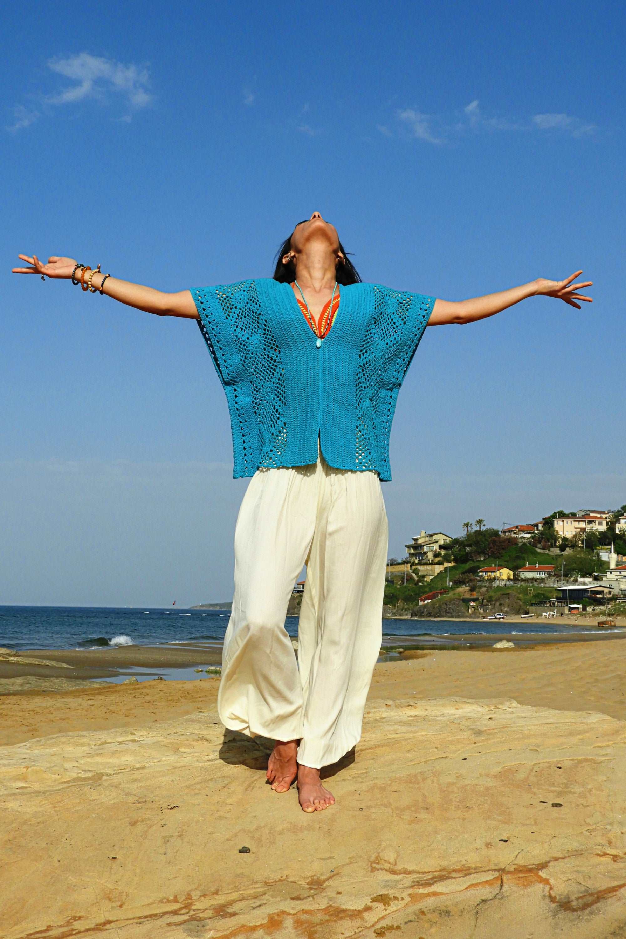 Odana's | Sustainable Gifts | LOTUS Women's Yoga Harem Pants (Black, Cream) | Yoga Harem Pants | Sustainable Fashion