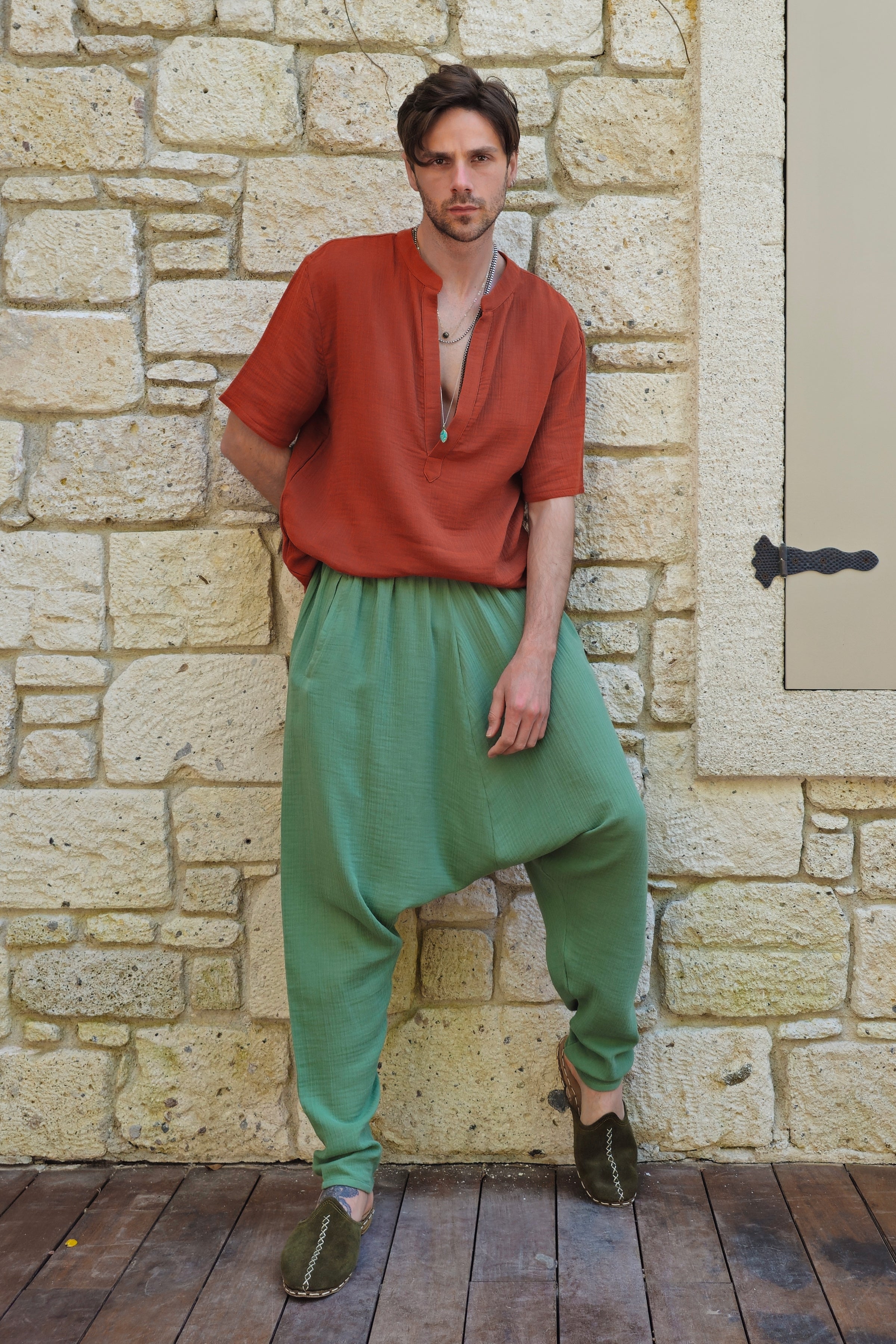 Odana's | Sustainable Gifts | ARCHEUS Organic Cotton Double Gauze Shirt (Light Indigo Blue, Rust Red) | Shirts | Sustainable Fashion