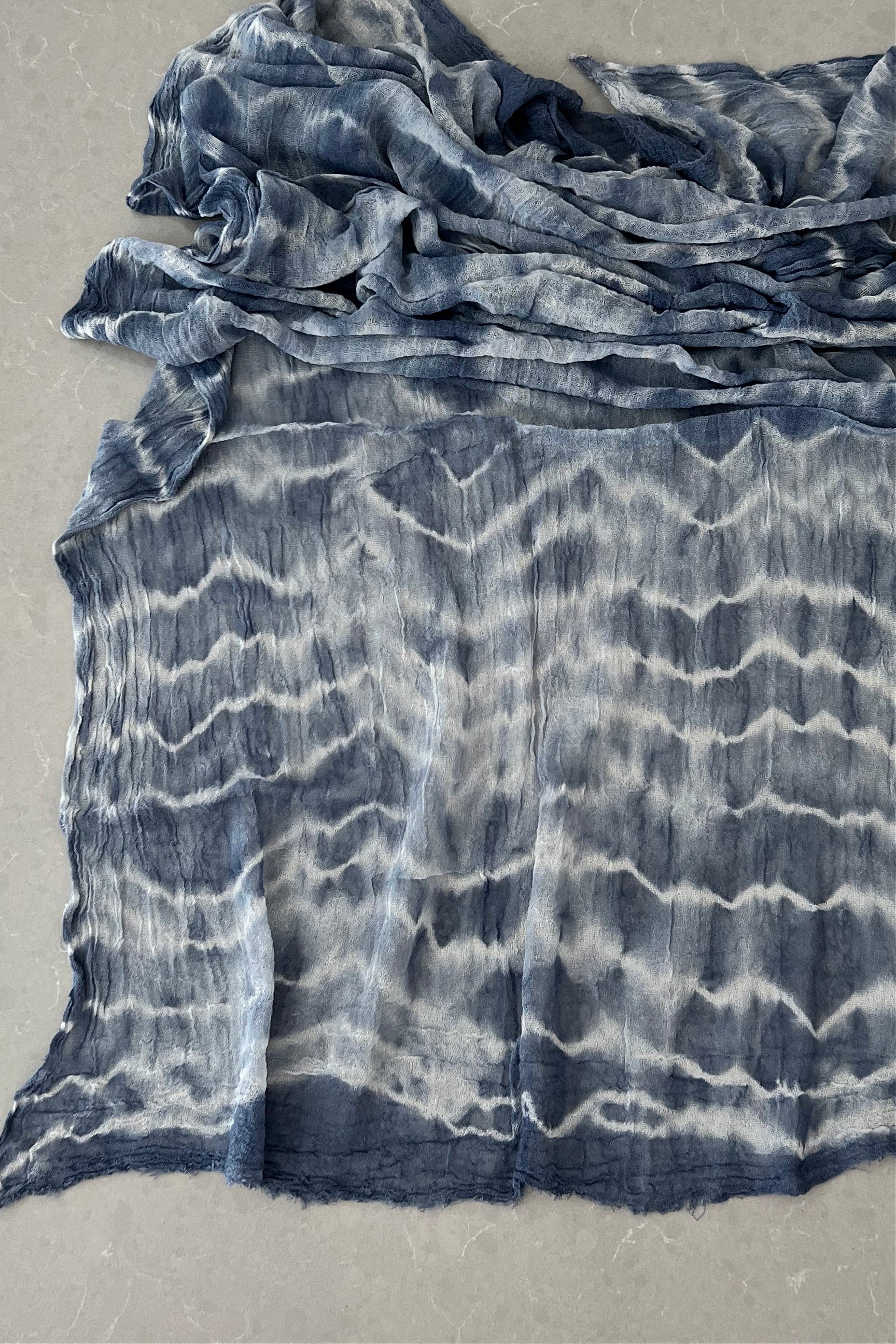 Odana's | Sustainable Gifts | PHOENIX Organic Gauze Cotton Tie-Dye Wrap | Tie-Dye Wrap | Sustainable Fashion