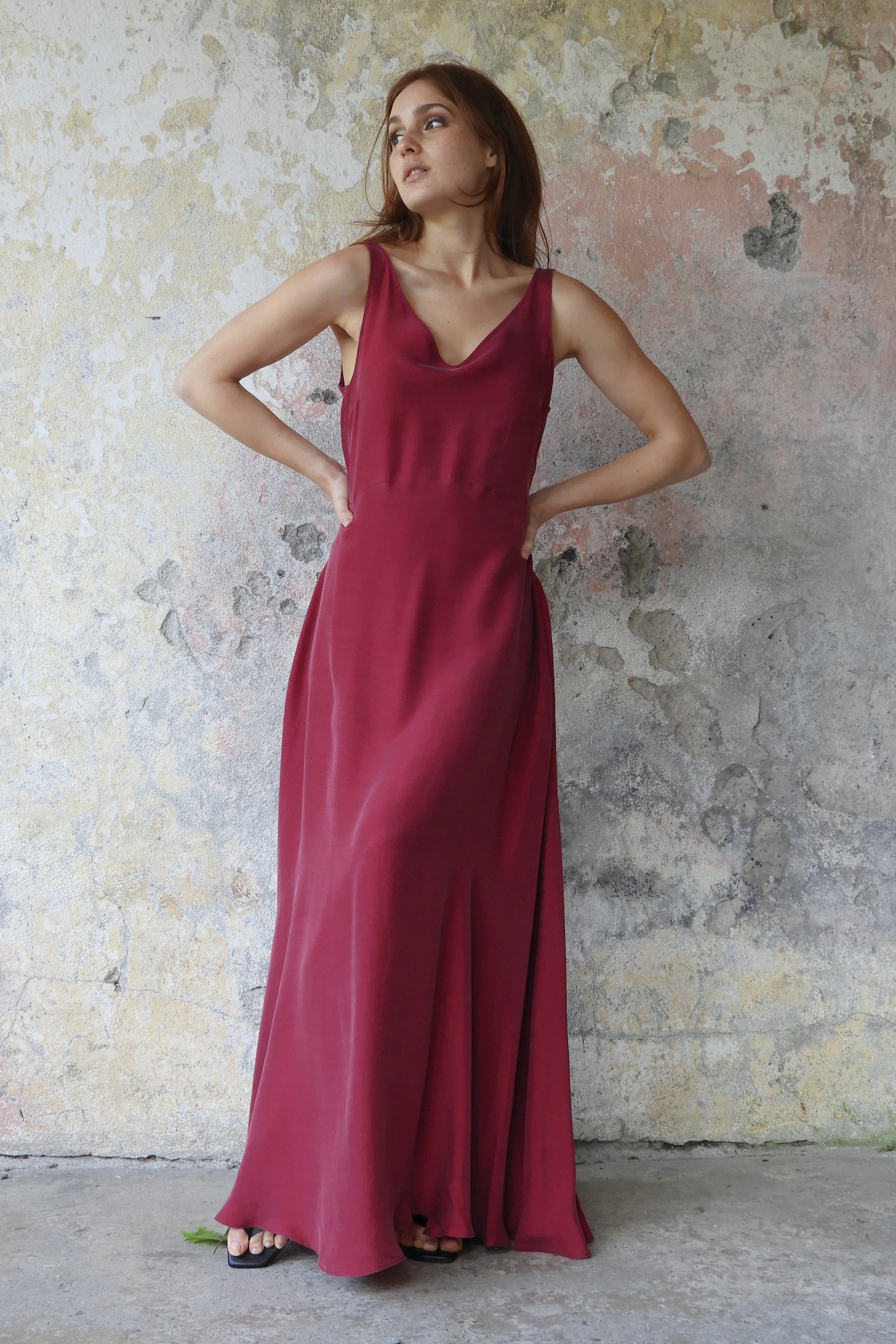 Odana's | TULIP Sleeveless Dress Red | Maxi Dress | Sustainable Fashion
