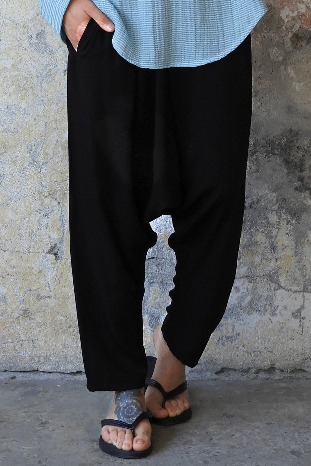 Odana's | Sustainable Gifts | RUMI Men's Harem Pants Black | Harem Pants | Sustainable Fashion