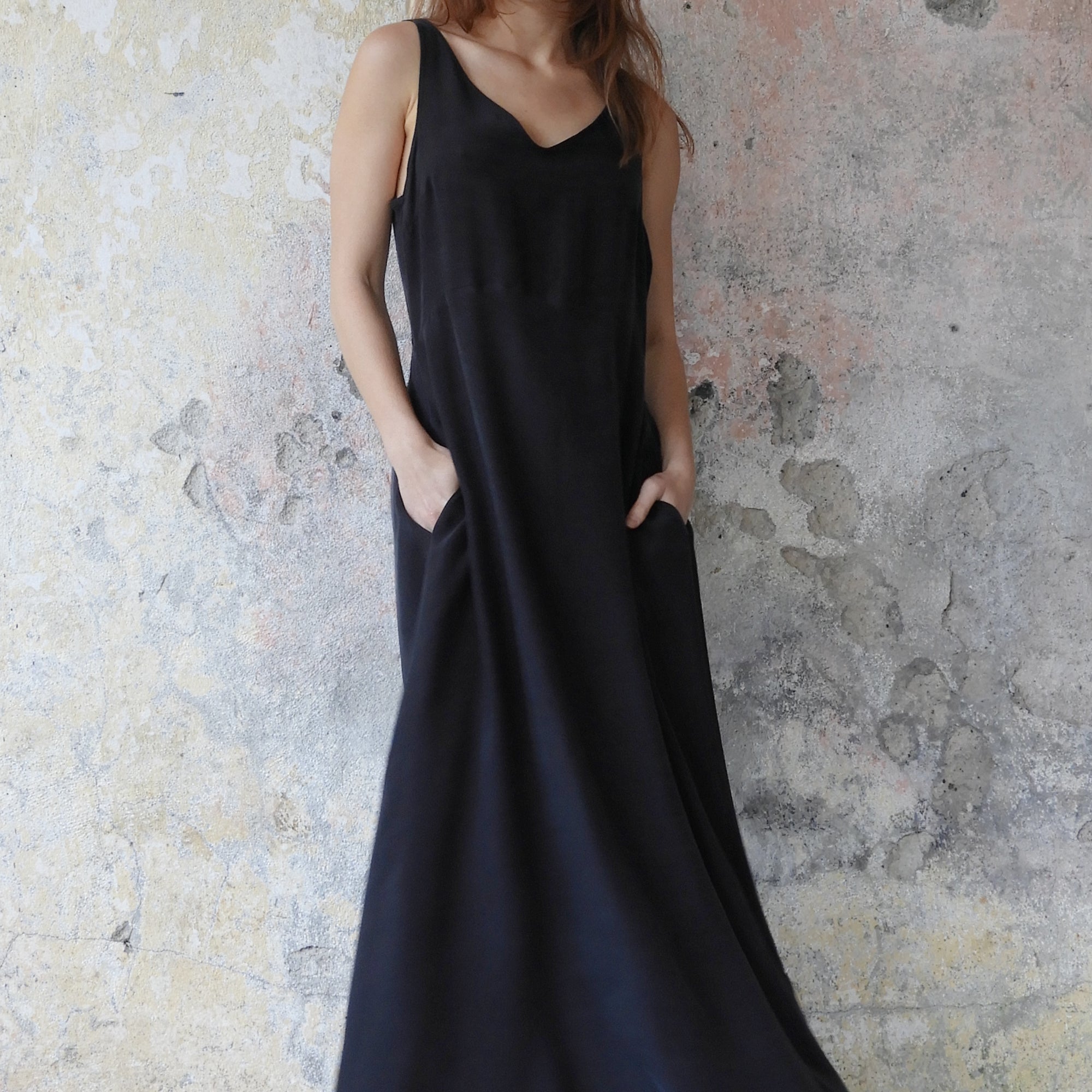 Odana's | Sustainable Gifts | TULIP Sleeveless Dress Black | Maxi Dress | Sustainable Fashion